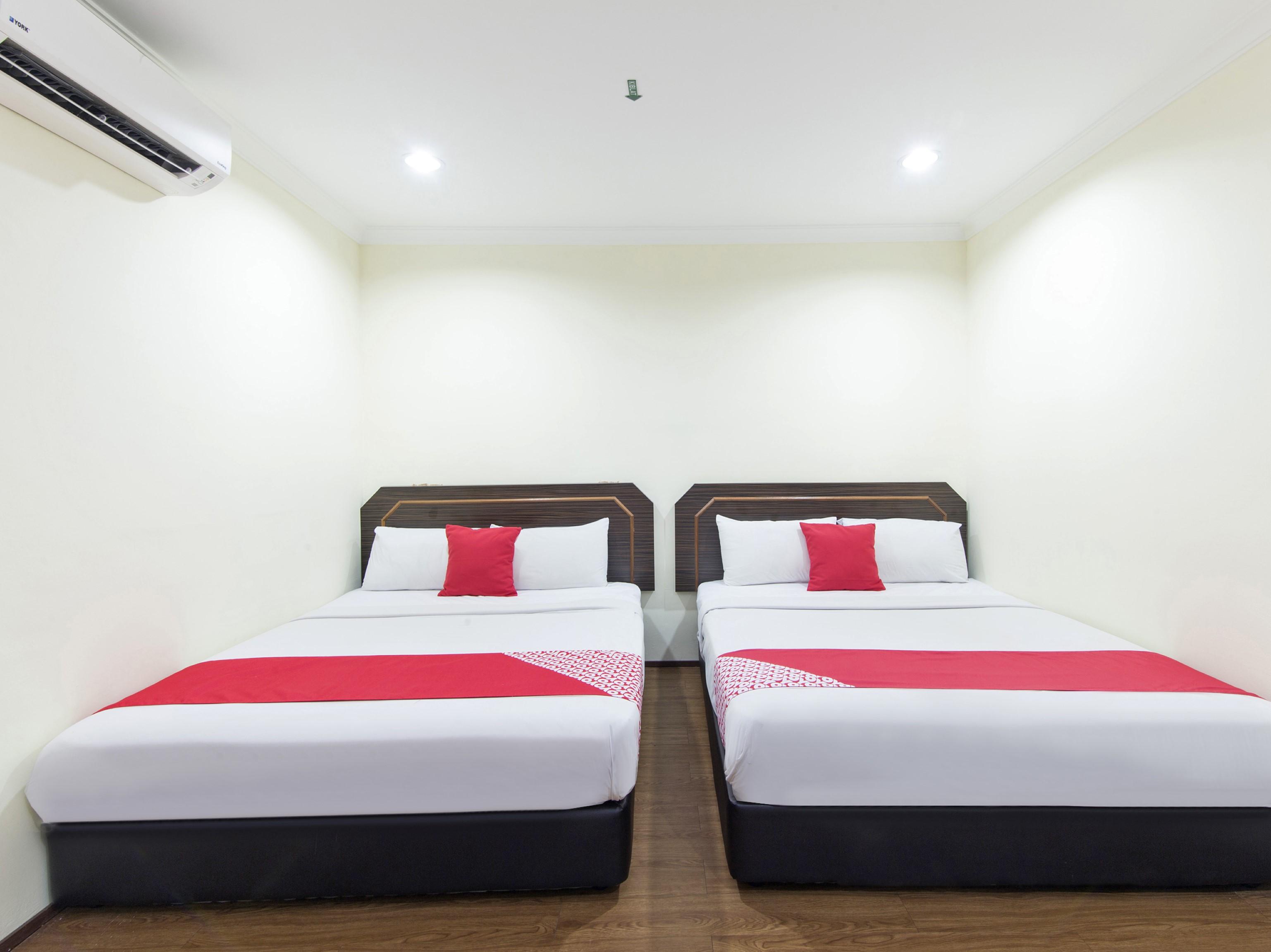 OYO 327 バディーズ ホテル【Sanitized Stay】 クアラルンプール エクステリア 写真